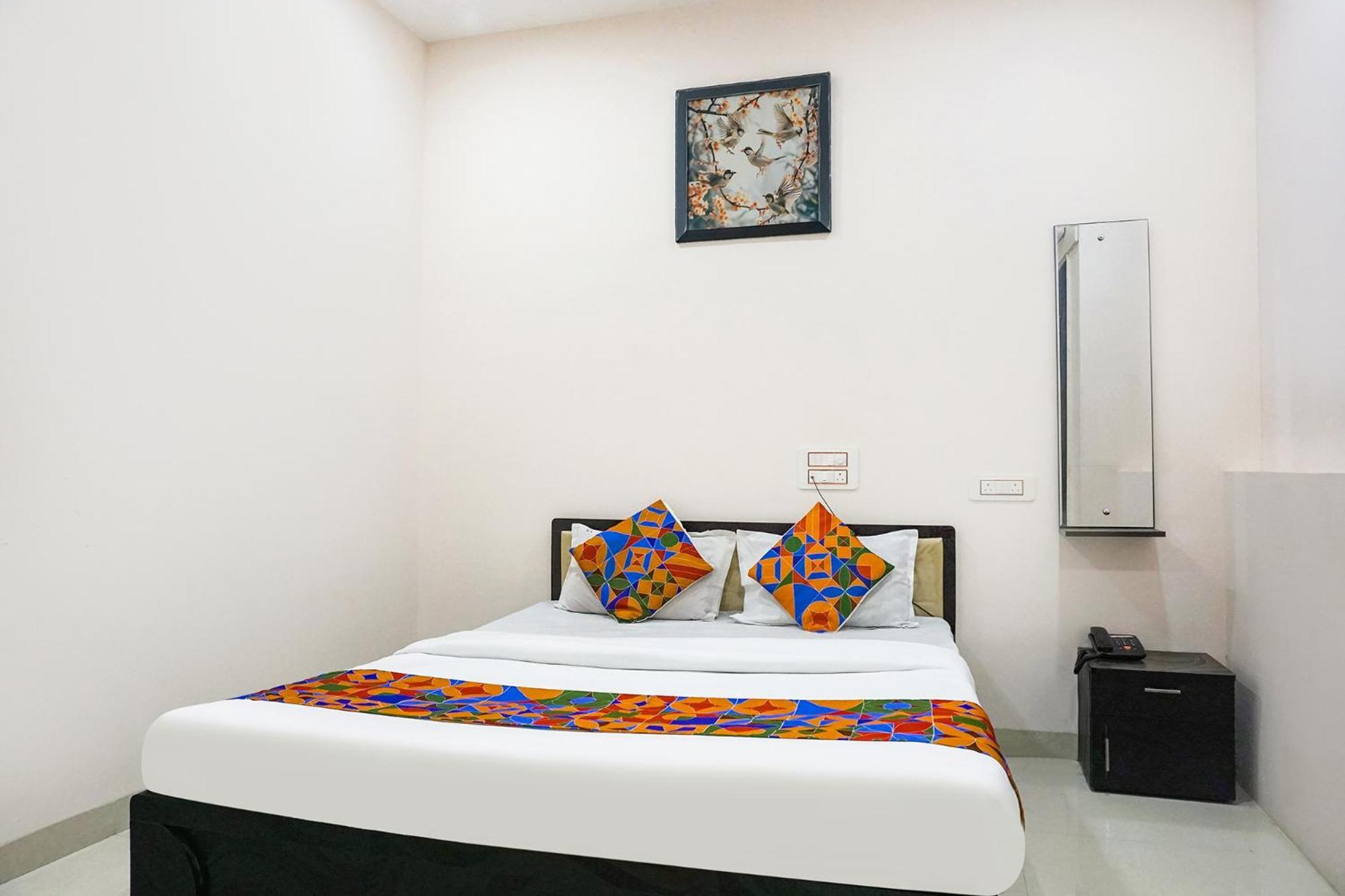 Fabhotel Rachana Residency - Nr Shivaji Nagar Metro Station Пуна Экстерьер фото
