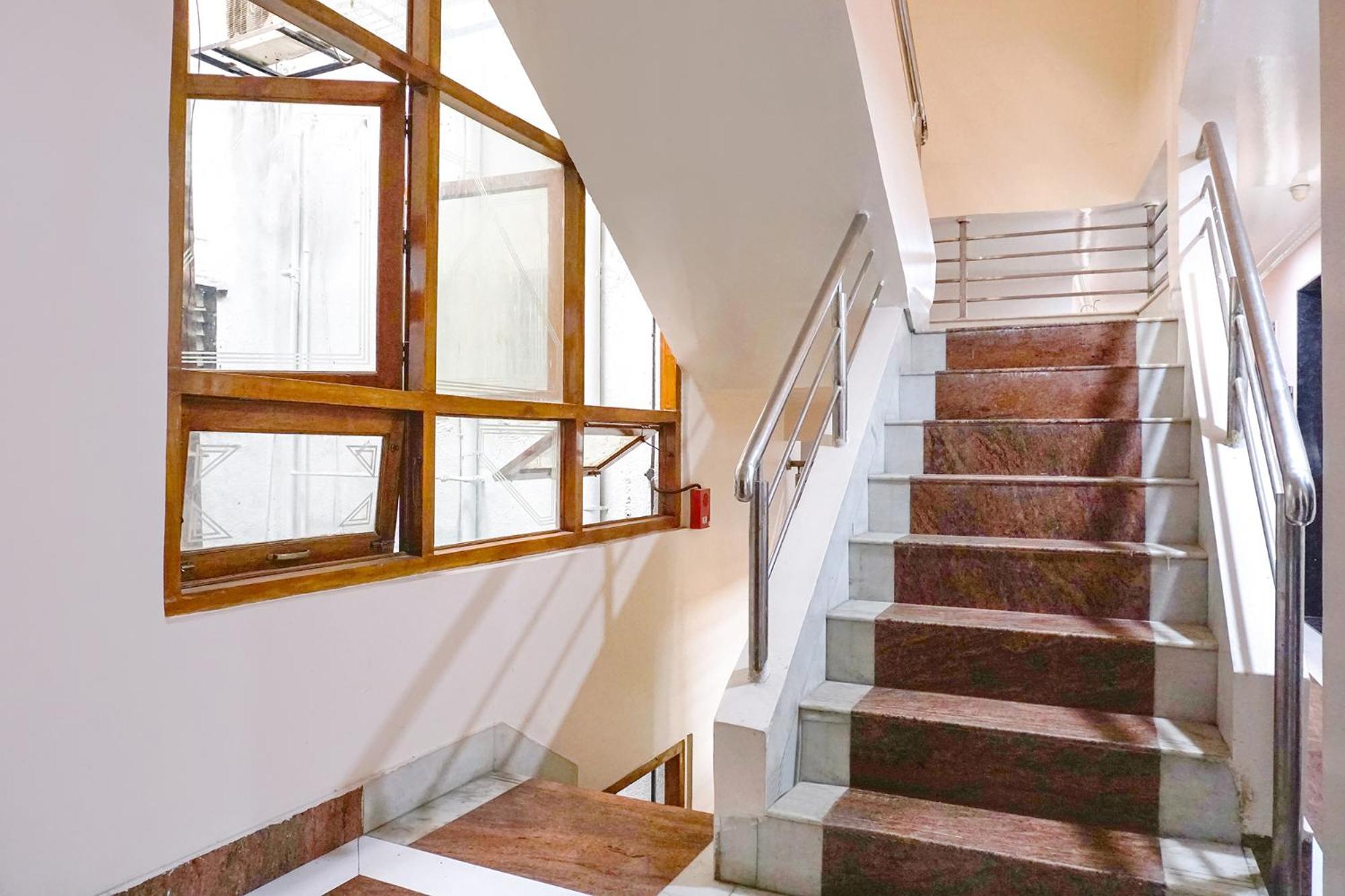 Fabhotel Rachana Residency - Nr Shivaji Nagar Metro Station Пуна Экстерьер фото